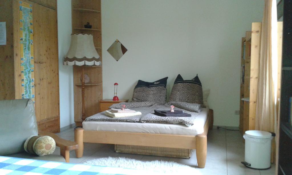 B&B Am See Koeln - Privatzimmer Dış mekan fotoğraf