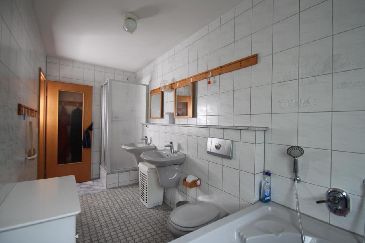 B&B Am See Koeln - Privatzimmer Dış mekan fotoğraf